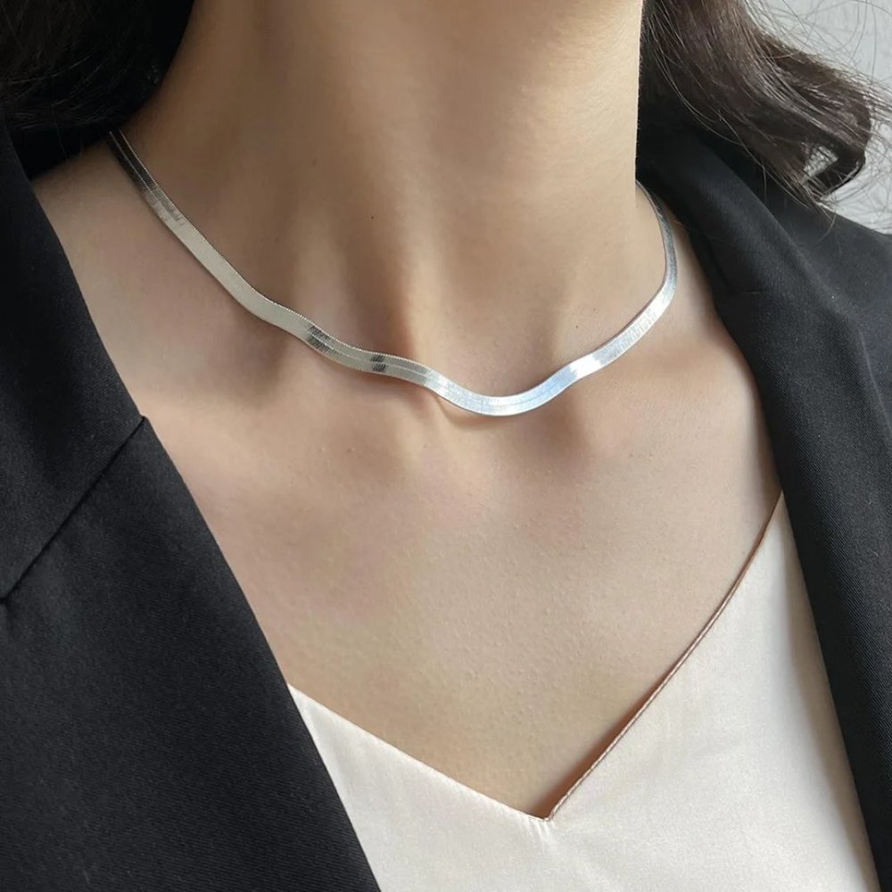 Stunning Luxury 22 Inch Herringbone Necklace, Stamped 925 Sterling Silver - Picture 2 of 5